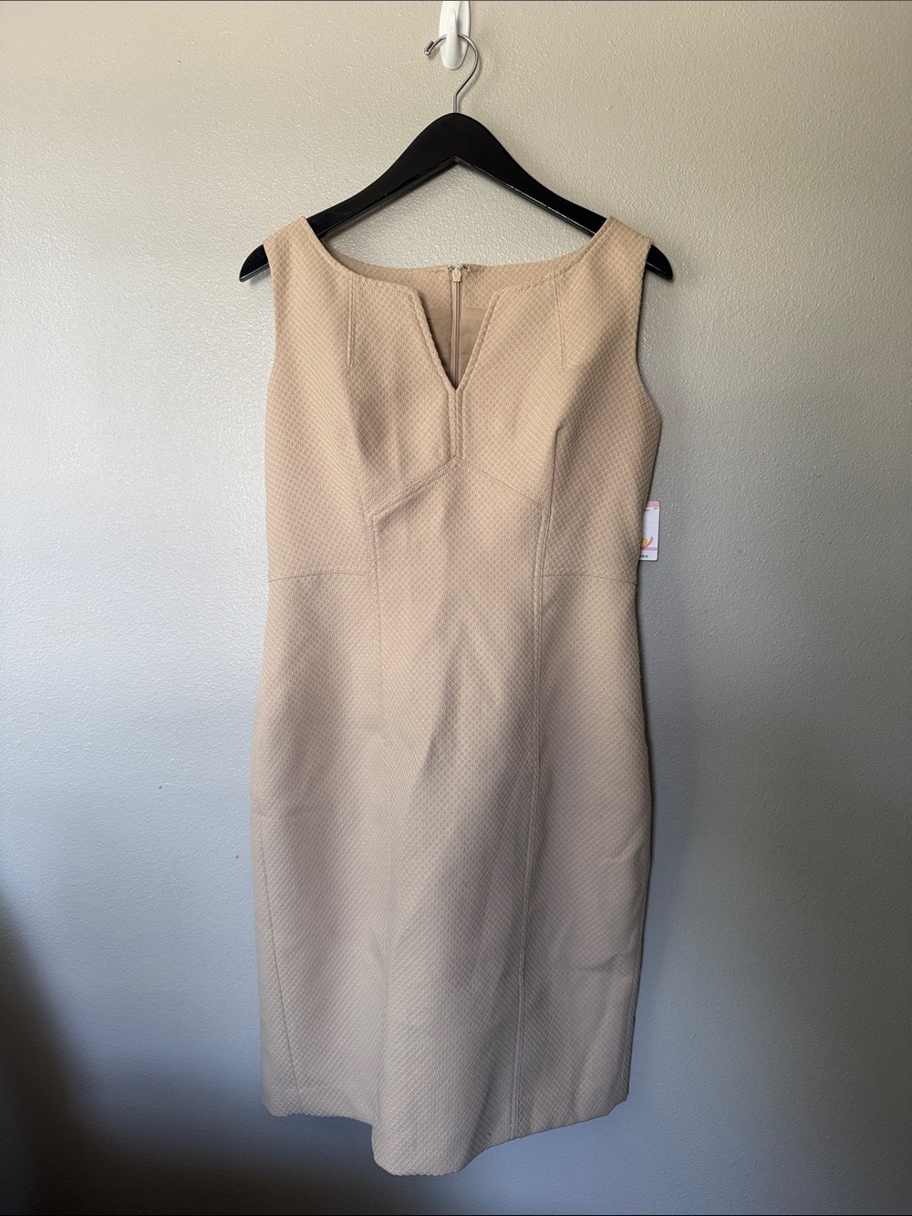 Anne Klein Women’s Beige Textured Sheath Knee Length Dress Size 10 NWT
